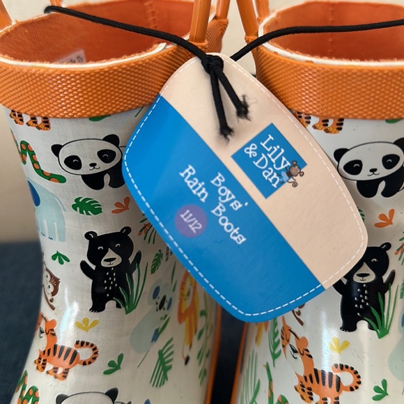 Brand New with tags Lily and Dan Kids Rainboots - Picture 2 of 3